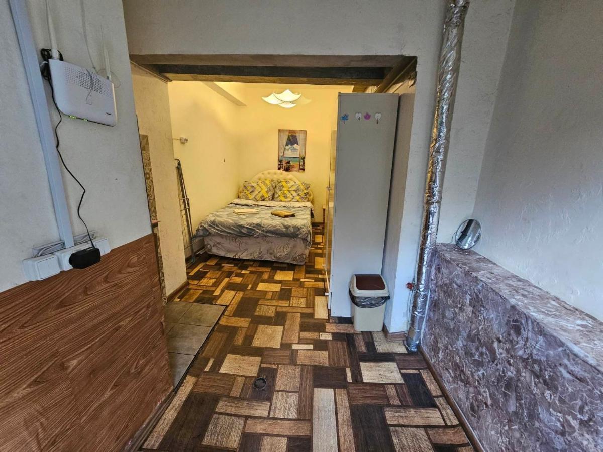 Cozy Studio In Yerevan'S Center Bagian luar foto
